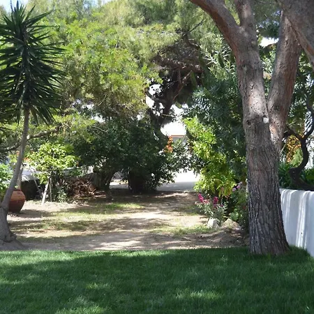 Secret Garden Apartment *